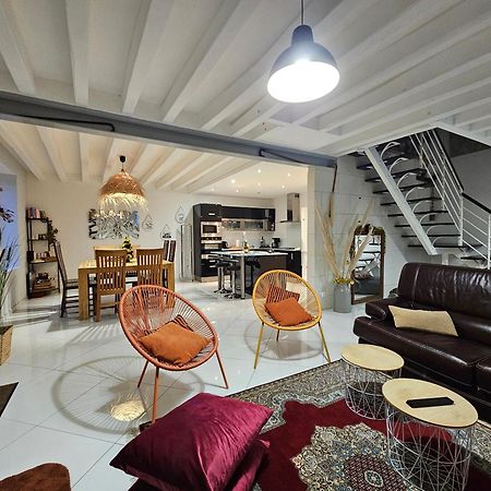 Comme A La Maison Couffy Exteriör bild