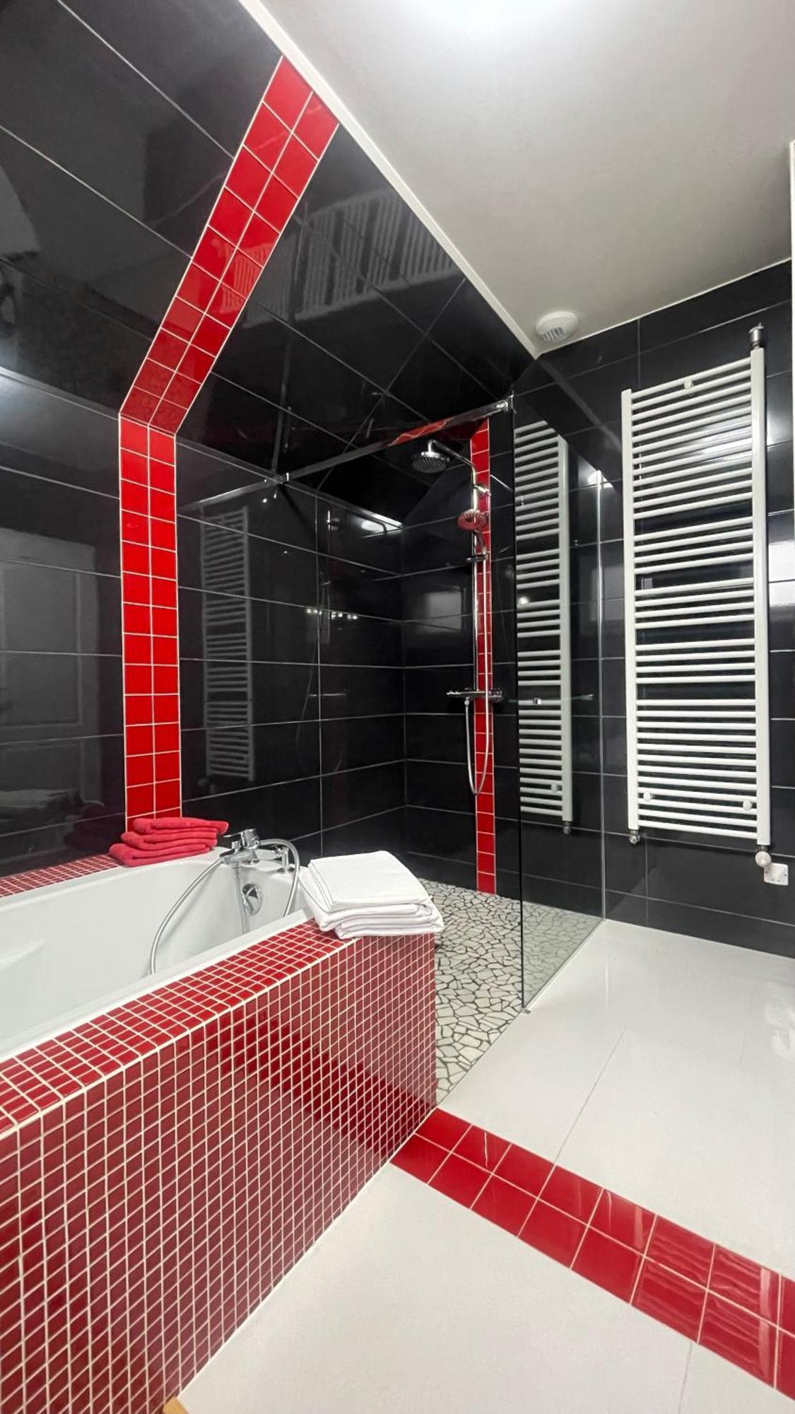 Comme A La Maison Couffy Exteriör bild
